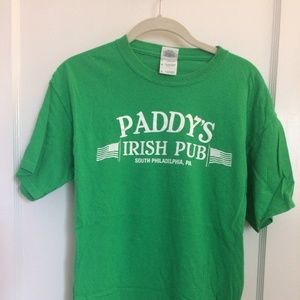 Paddy's Pub "It's Always Sunny" t-shirt - Medium
